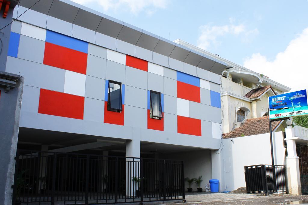 D'Paragon Upn Maguwo Exterior foto