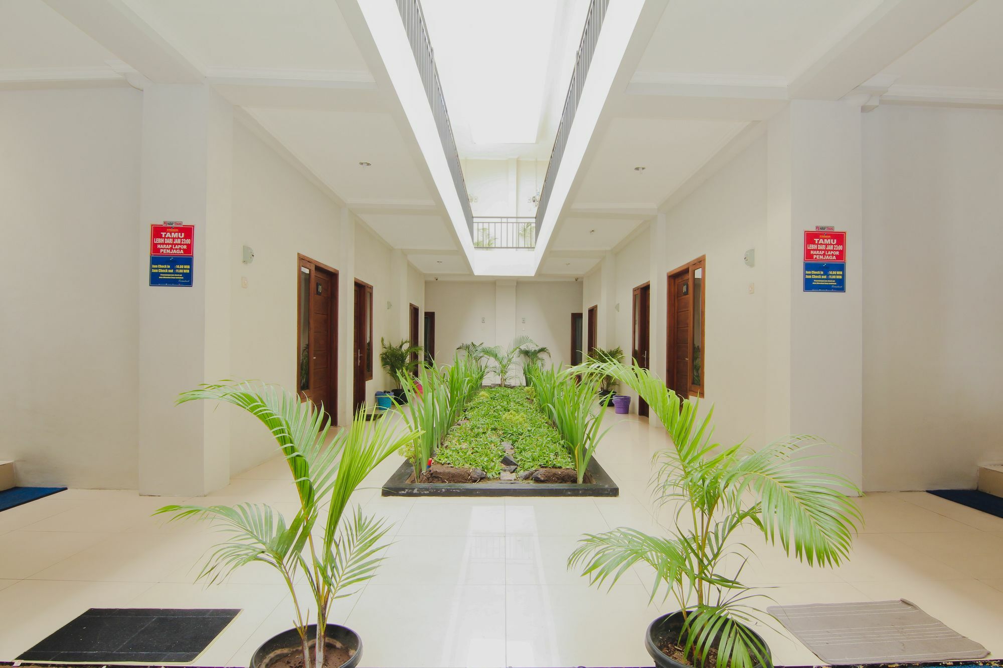 D'Paragon Upn Maguwo Exterior foto