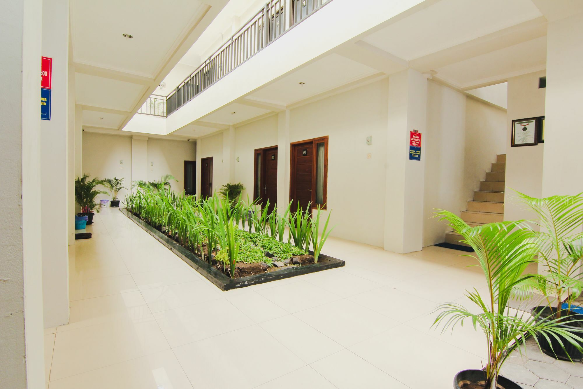 D'Paragon Upn Maguwo Exterior foto